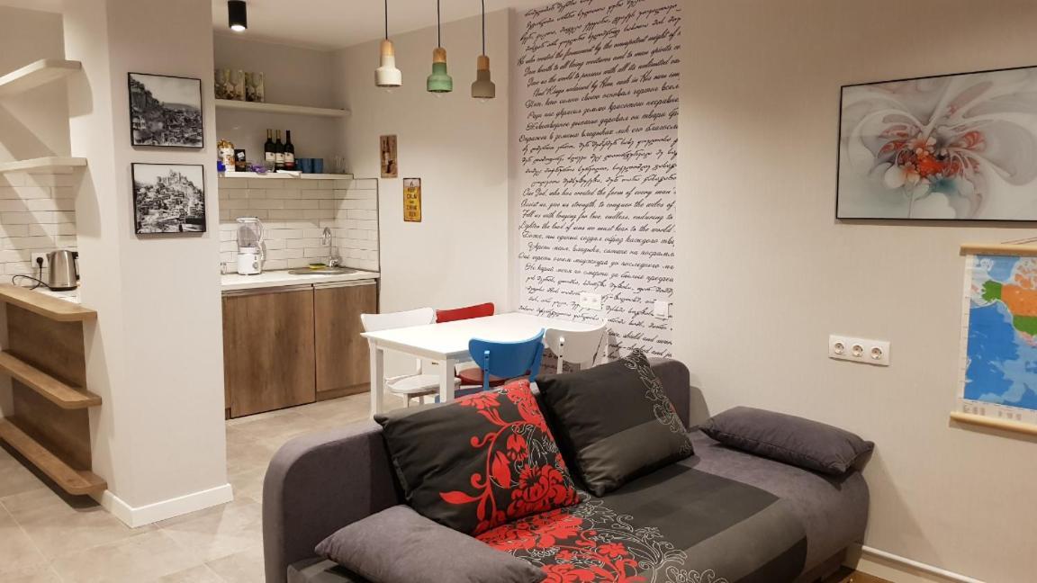 Your Home In Tbilisi: Cosy Stay In The Old City エクステリア 写真