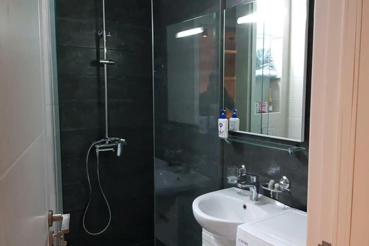 Your Home In Tbilisi: Cosy Stay In The Old City エクステリア 写真